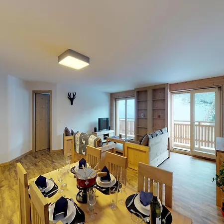 Apartment With Swimming Pool Access