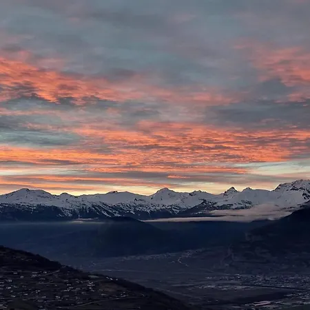 With Swimming Pool Access Апартаменты *