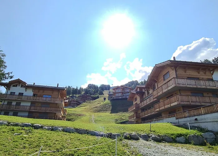 With Swimming Pool Access